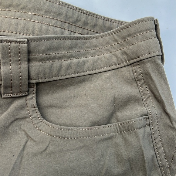 Eddie Bauer Hiking Shorts  Green Like New - Picture 6 of 7